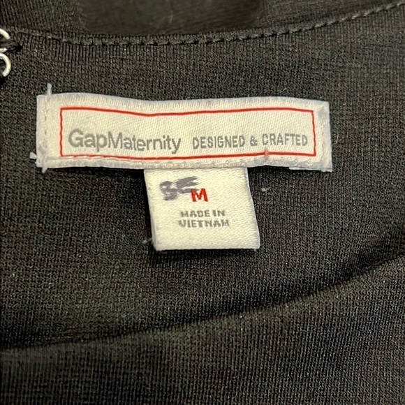 Gap maternity size M scoop neck simple black dress - Picture 8 of 9